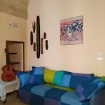 Salento. Il Giardino In Piazza Oda ve Kahvaltı Galugnano
