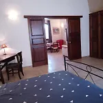Salento. Il Giardino In Piazza Oda ve Kahvaltı Galugnano