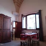 Oda ve Kahvaltı Salento. Il Giardino In Piazza Galugnano