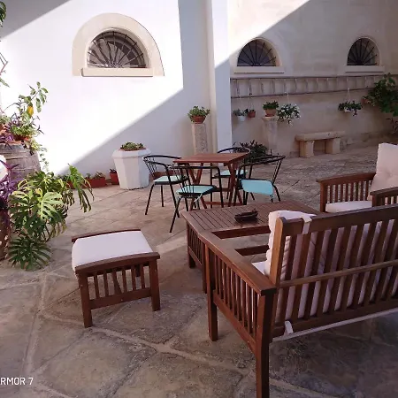 Salento. Il Giardino In Piazza Oda ve Kahvaltı Galugnano