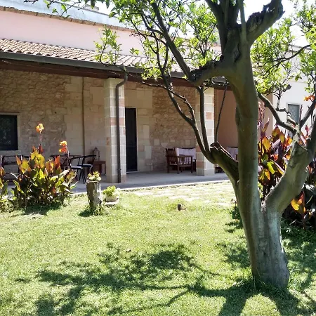 Frühstückspension Salento. Il Giardino In Piazza