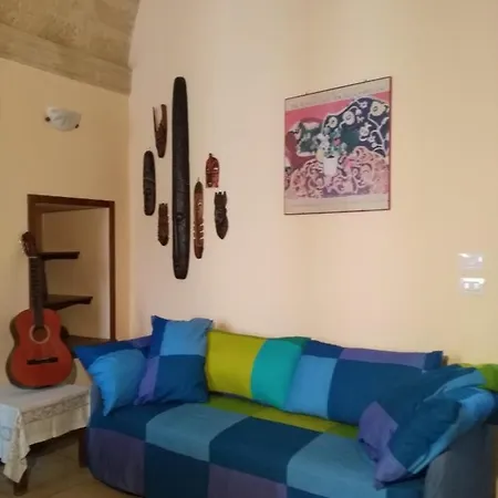 Salento. Il Giardino In Piazza Panzió Galugnano