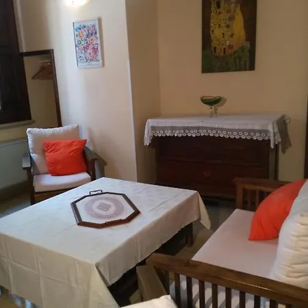 Salento. Il Giardino In Piazza Panzió 3*