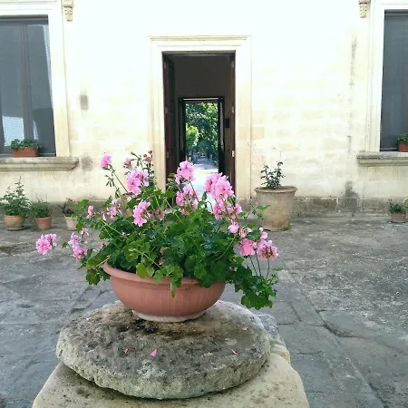 Salento. Il Giardino In Piazza