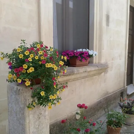 Salento. Il Giardino In Piazza Bed & Breakfast *