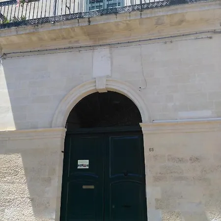 Salento. Il Giardino In Piazza Oda ve Kahvaltı 3*