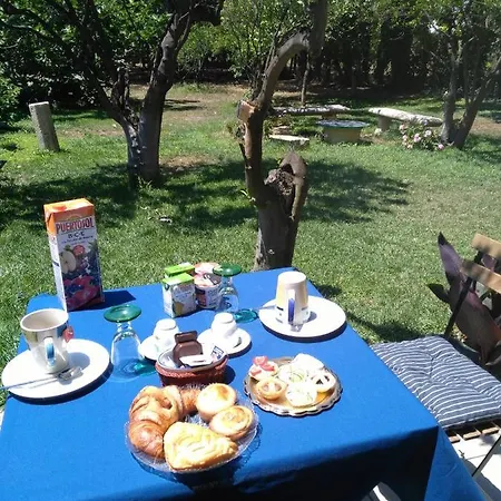 Bed & Breakfast Salento. Il Giardino In Piazza *