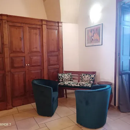 Salento. Il Giardino In Piazza