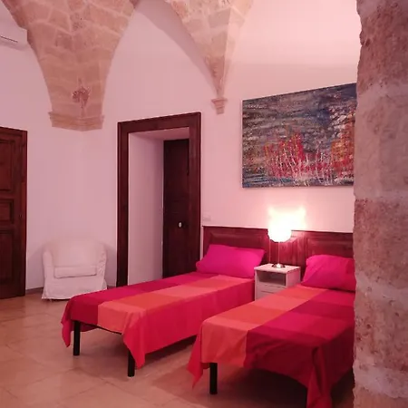 Salento. Il Giardino In Piazza Bed & Breakfast