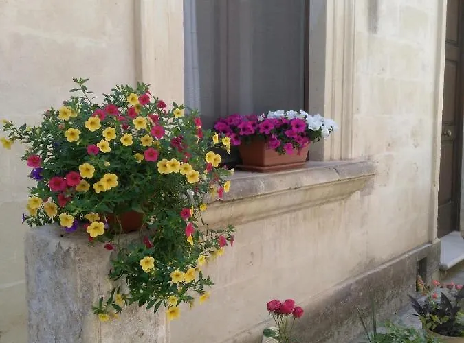 Salento. Il Giardino In Piazza Frühstückspension 3*