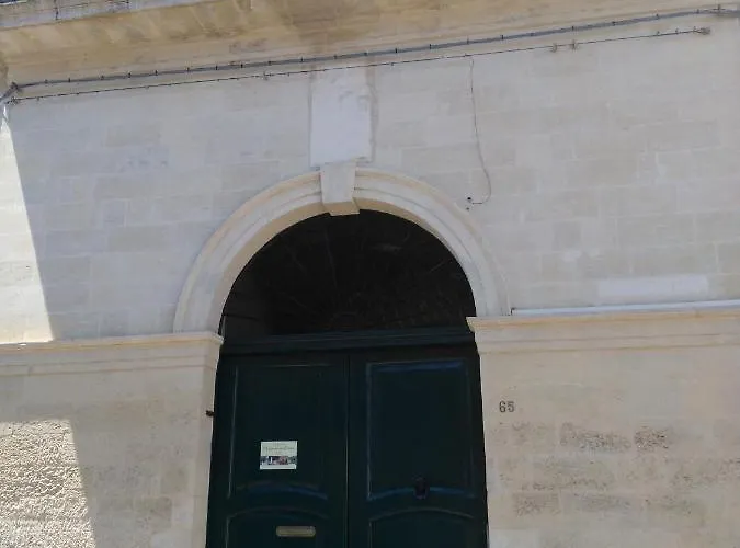 Salento. Il Giardino In Piazza Frühstückspension 3*