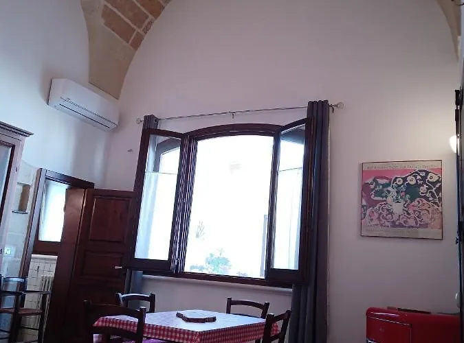 ベッド・アンド・ブレックファスト Salento. Il Giardino In Piazza